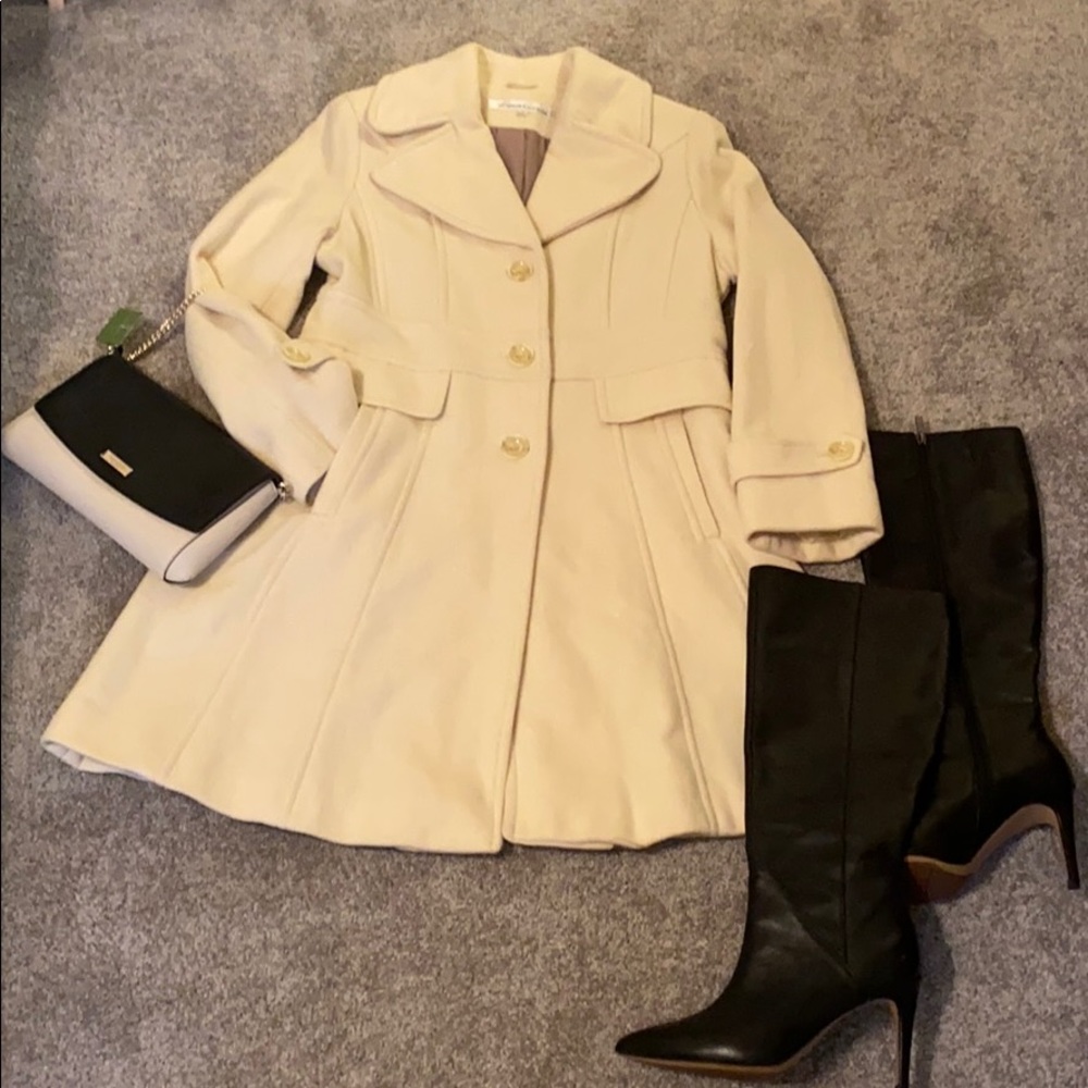 Kenneth Cole Coat in Off Withe Wool